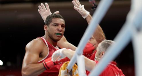 "إيمانويل رييس بلا".. قصة ملاكم لاجئ وضع إسبانيا أمام إنجاز أولمبي غائب منذ 24 عاما (فيديو)